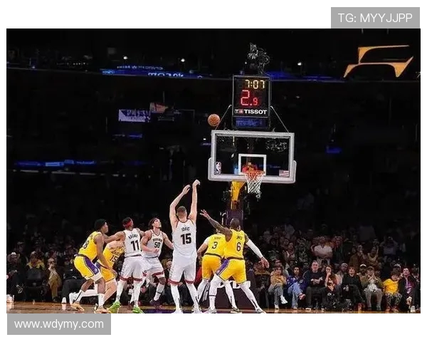 圣诞大战湖人对决劲敌期待精彩瞬间与激烈对抗的篮球盛宴